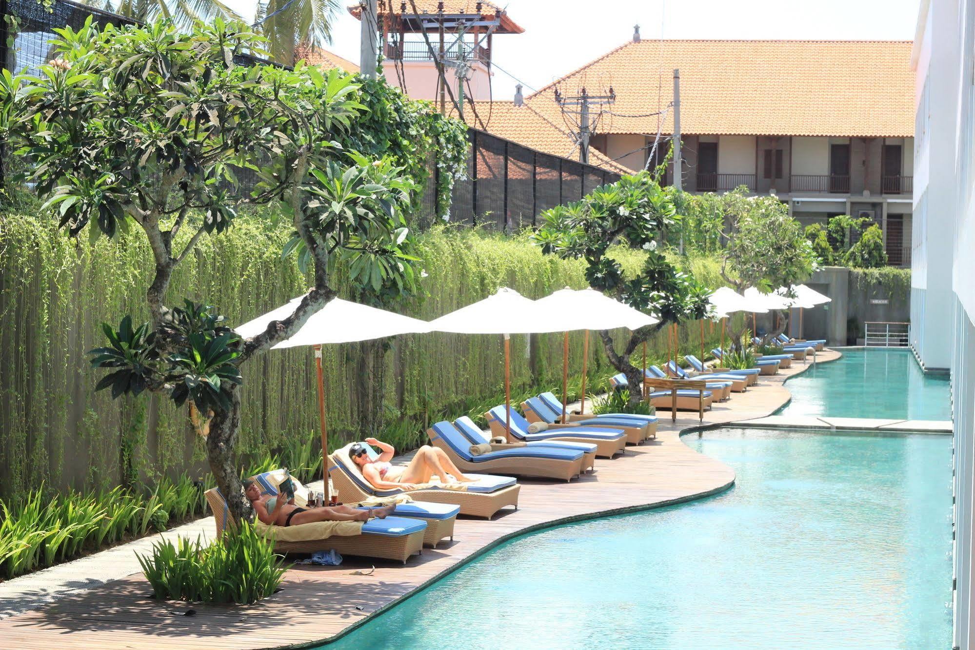 Ossotel Legian Exteriör bild